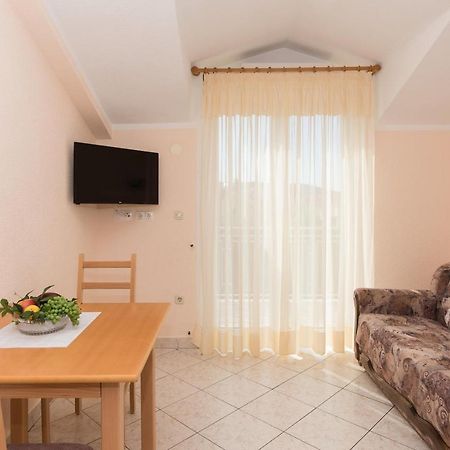 Topic Apartments Vodice Bagian luar foto