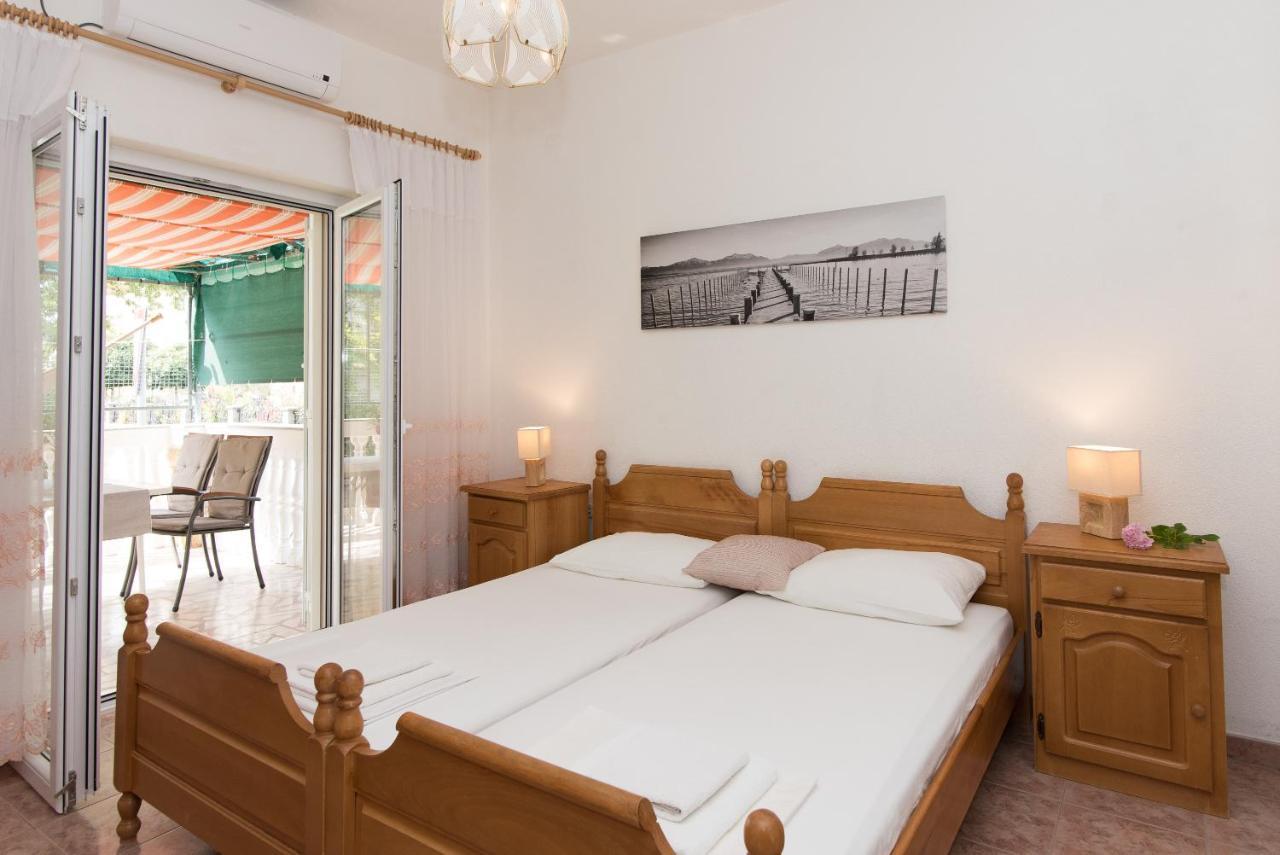 Topic Apartments Vodice Bagian luar foto
