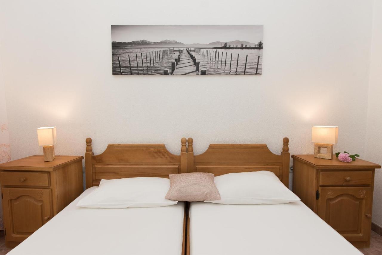 Topic Apartments Vodice Bagian luar foto