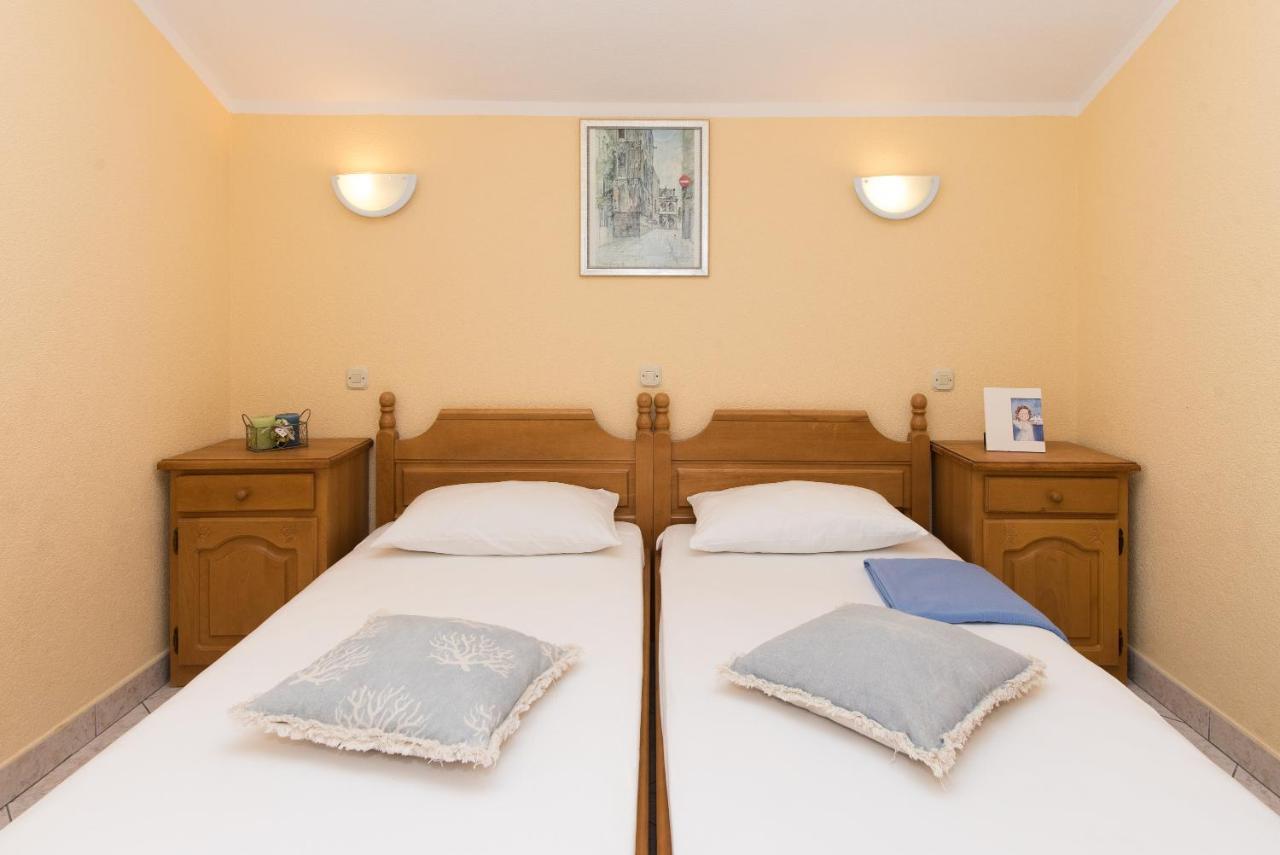 Topic Apartments Vodice Bagian luar foto