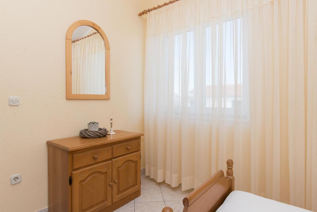 Topic Apartments Vodice Bagian luar foto
