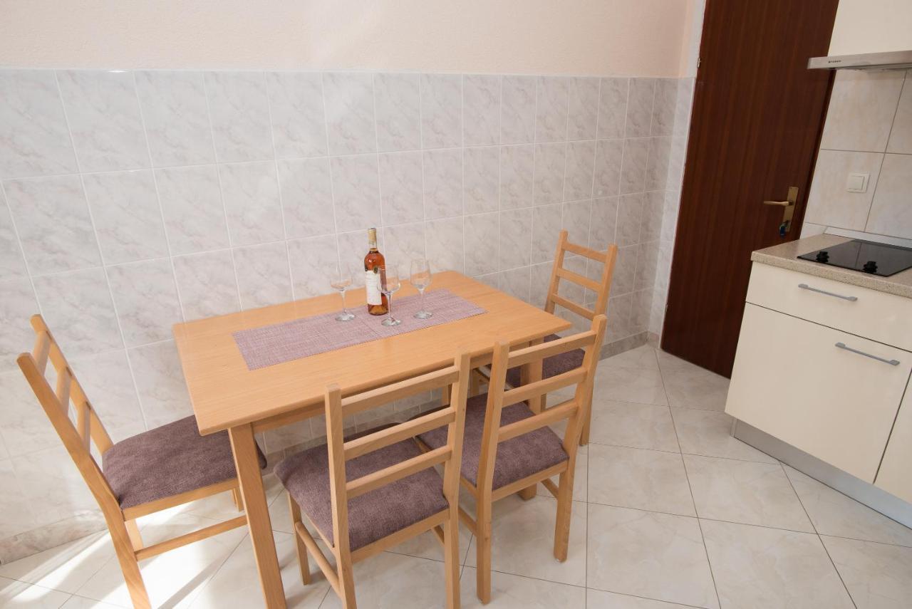 Topic Apartments Vodice Bagian luar foto