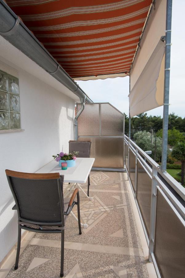 Topic Apartments Vodice Bagian luar foto