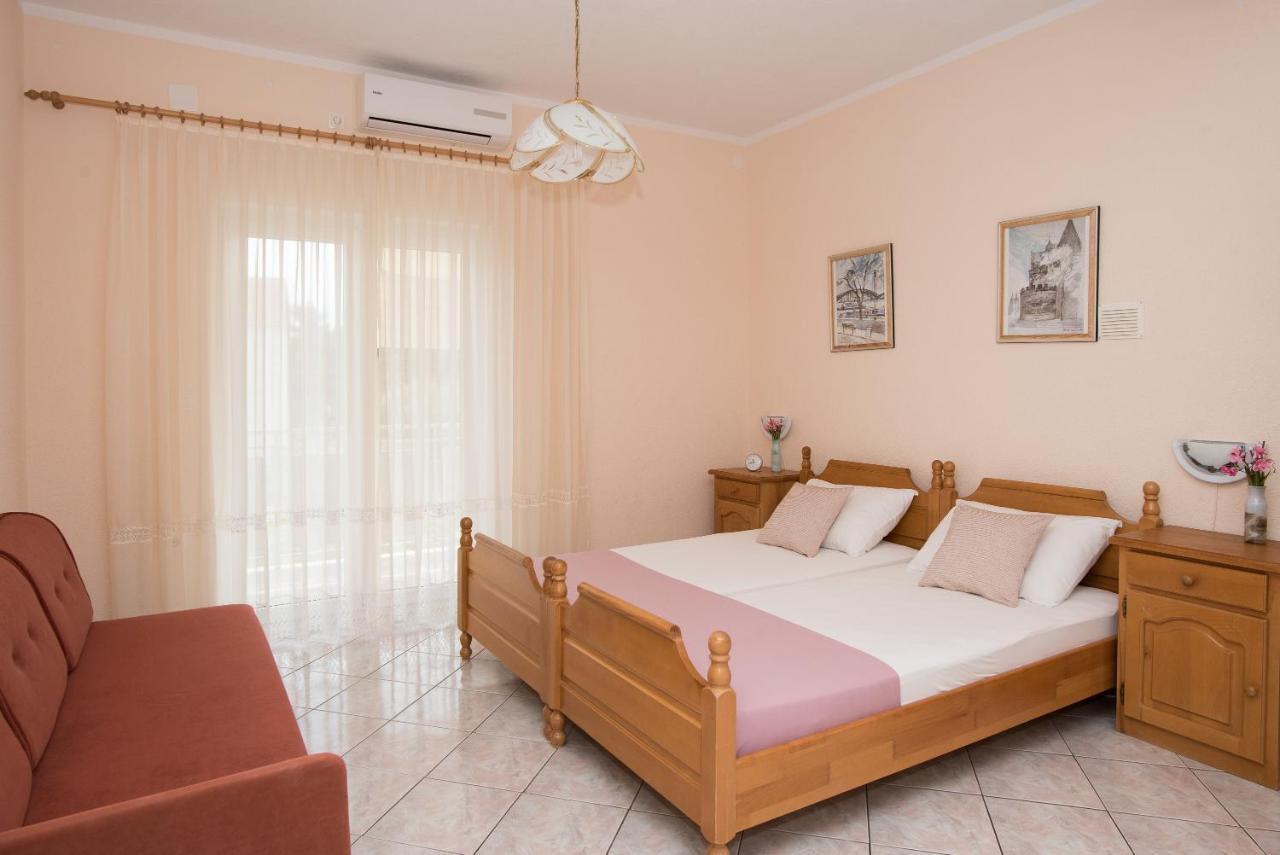 Topic Apartments Vodice Bagian luar foto