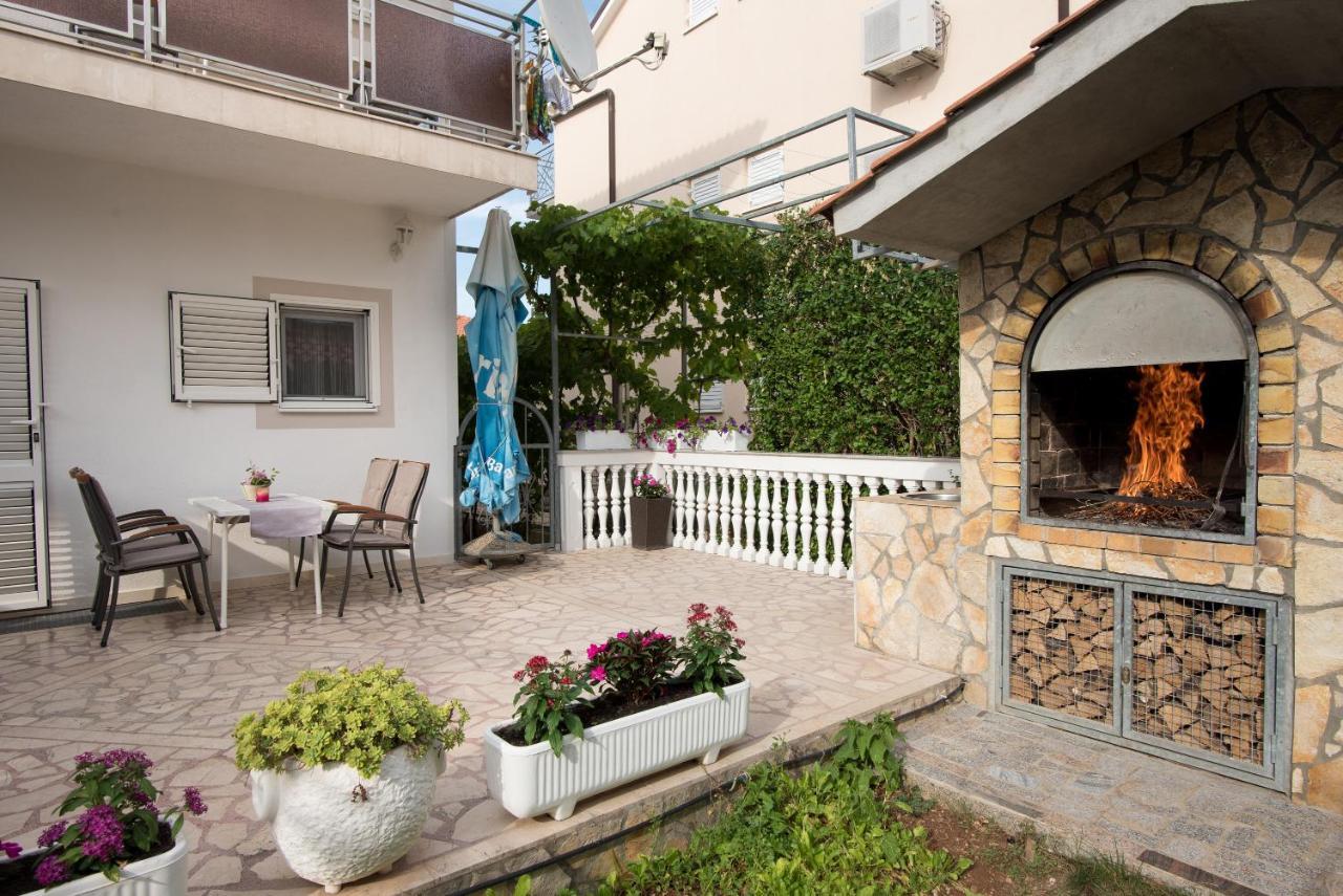 Topic Apartments Vodice Bagian luar foto