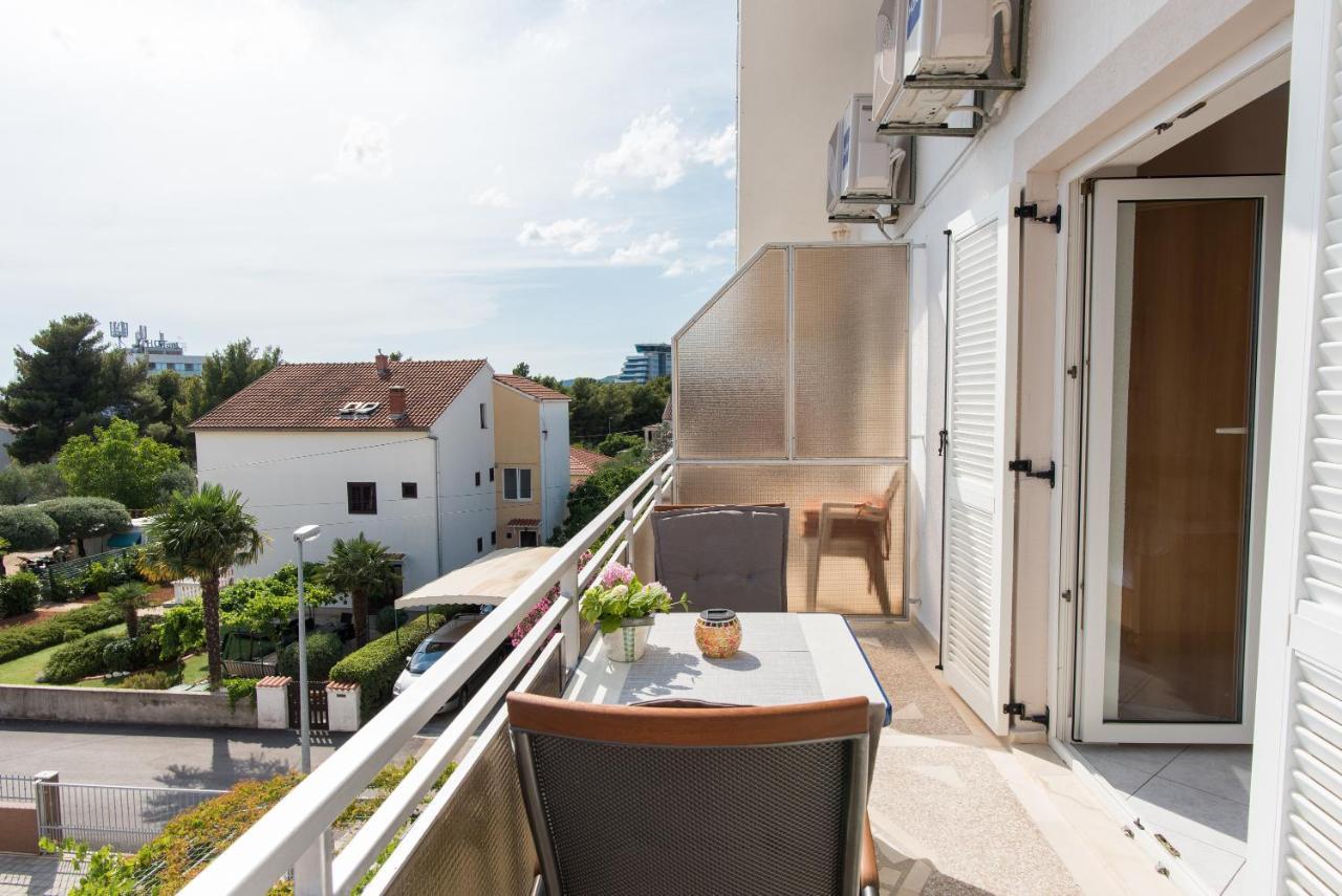 Topic Apartments Vodice Bagian luar foto