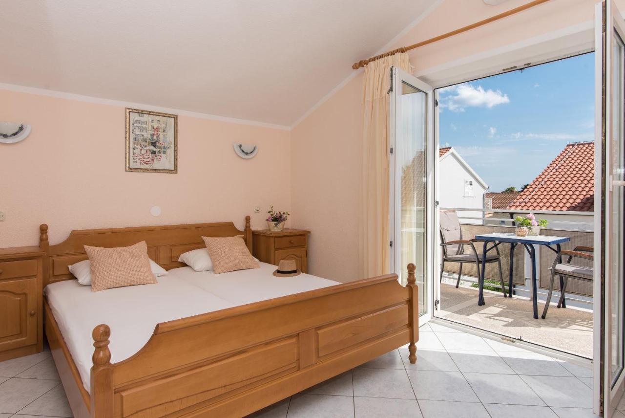 Topic Apartments Vodice Bagian luar foto