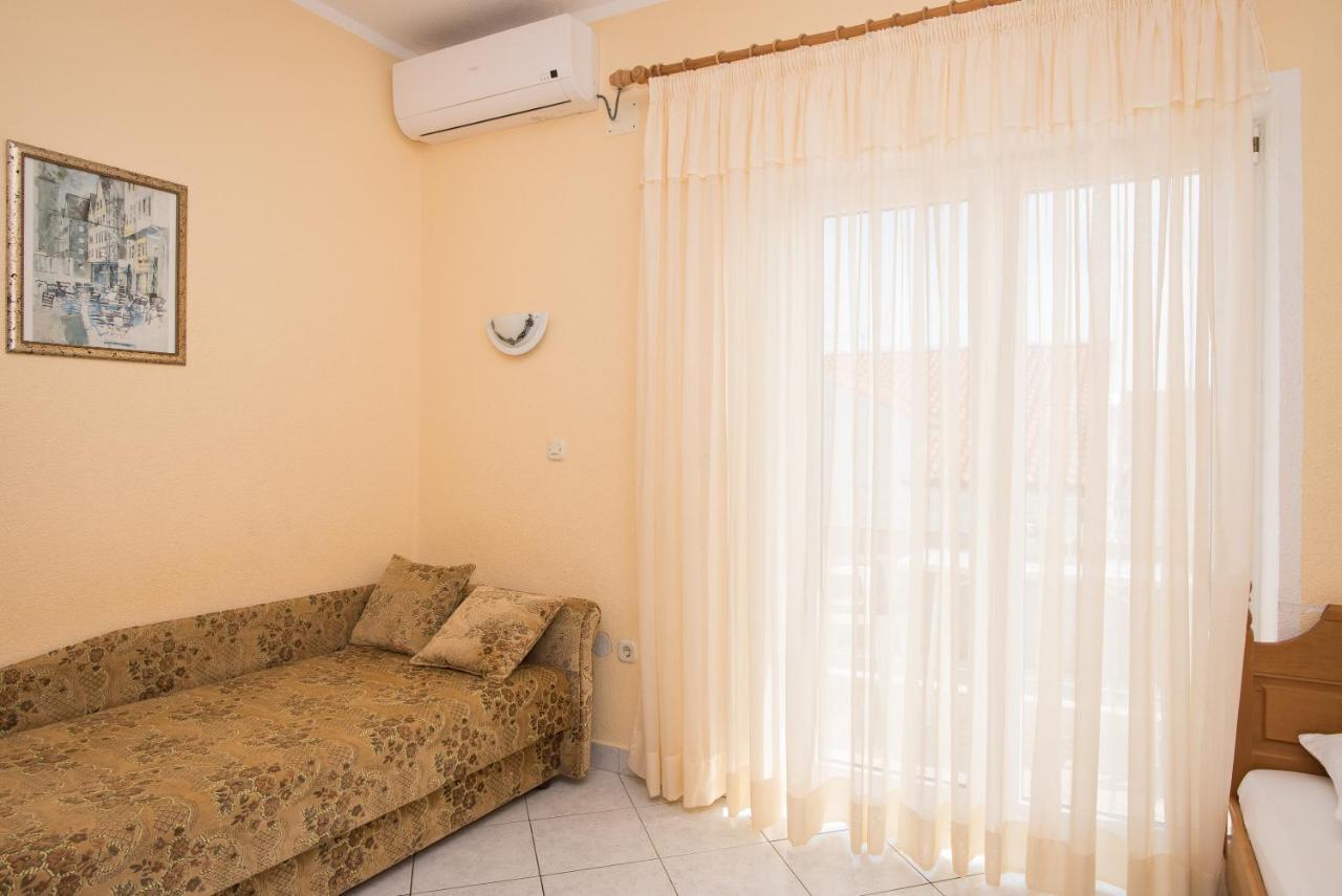 Topic Apartments Vodice Bagian luar foto