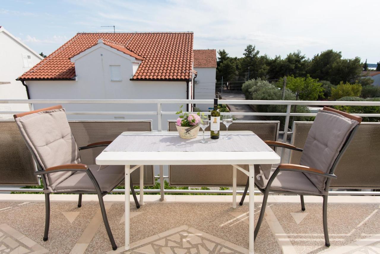Topic Apartments Vodice Bagian luar foto