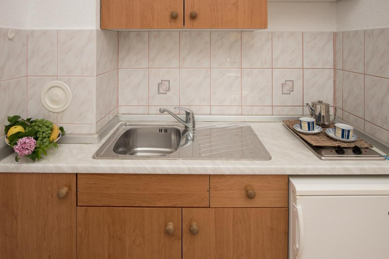 Topic Apartments Vodice Bagian luar foto