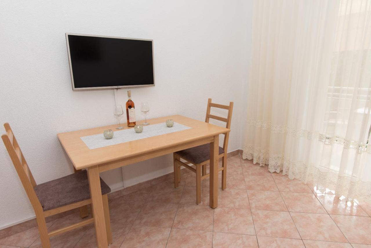 Topic Apartments Vodice Bagian luar foto