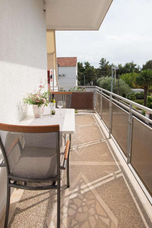 Topic Apartments Vodice Bagian luar foto
