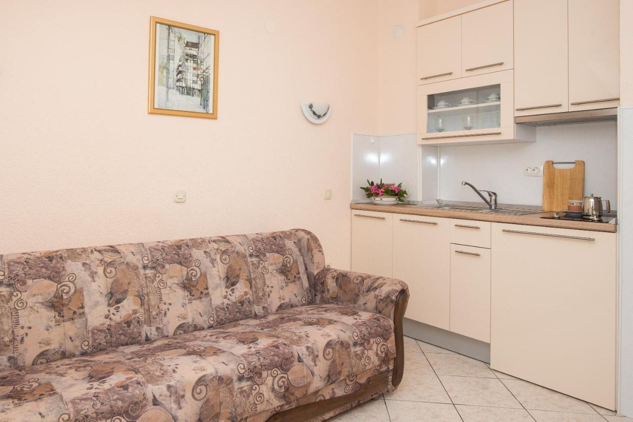 Topic Apartments Vodice Bagian luar foto