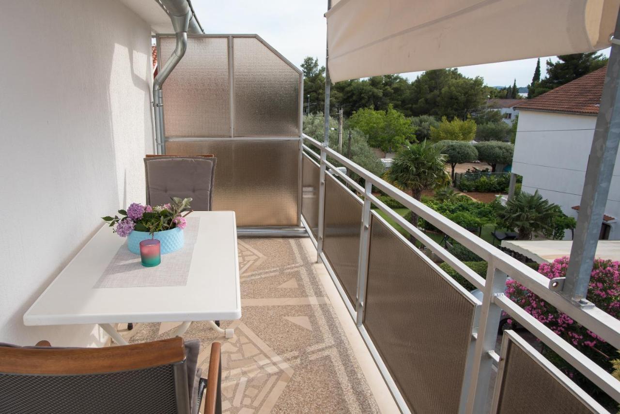 Topic Apartments Vodice Bagian luar foto
