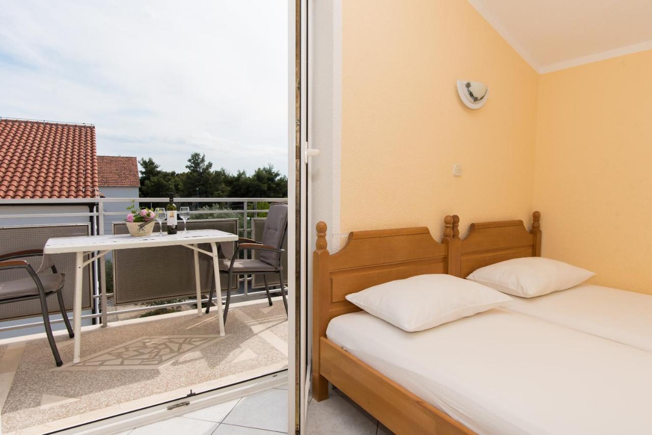 Topic Apartments Vodice Bagian luar foto