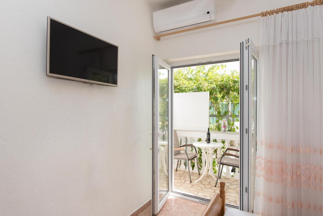 Topic Apartments Vodice Bagian luar foto