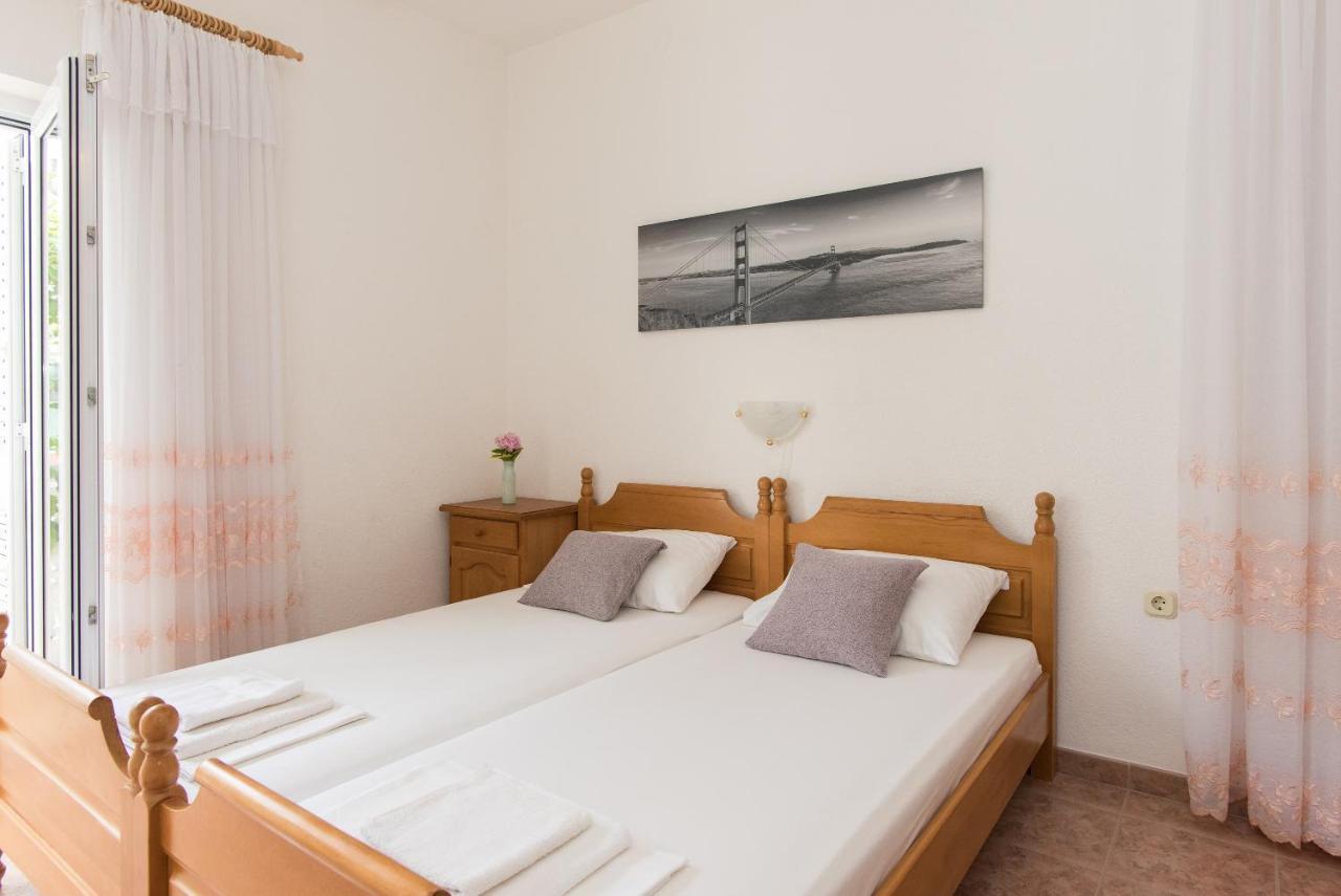 Topic Apartments Vodice Bagian luar foto