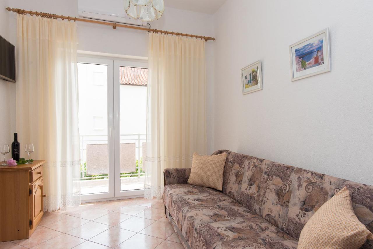 Topic Apartments Vodice Bagian luar foto
