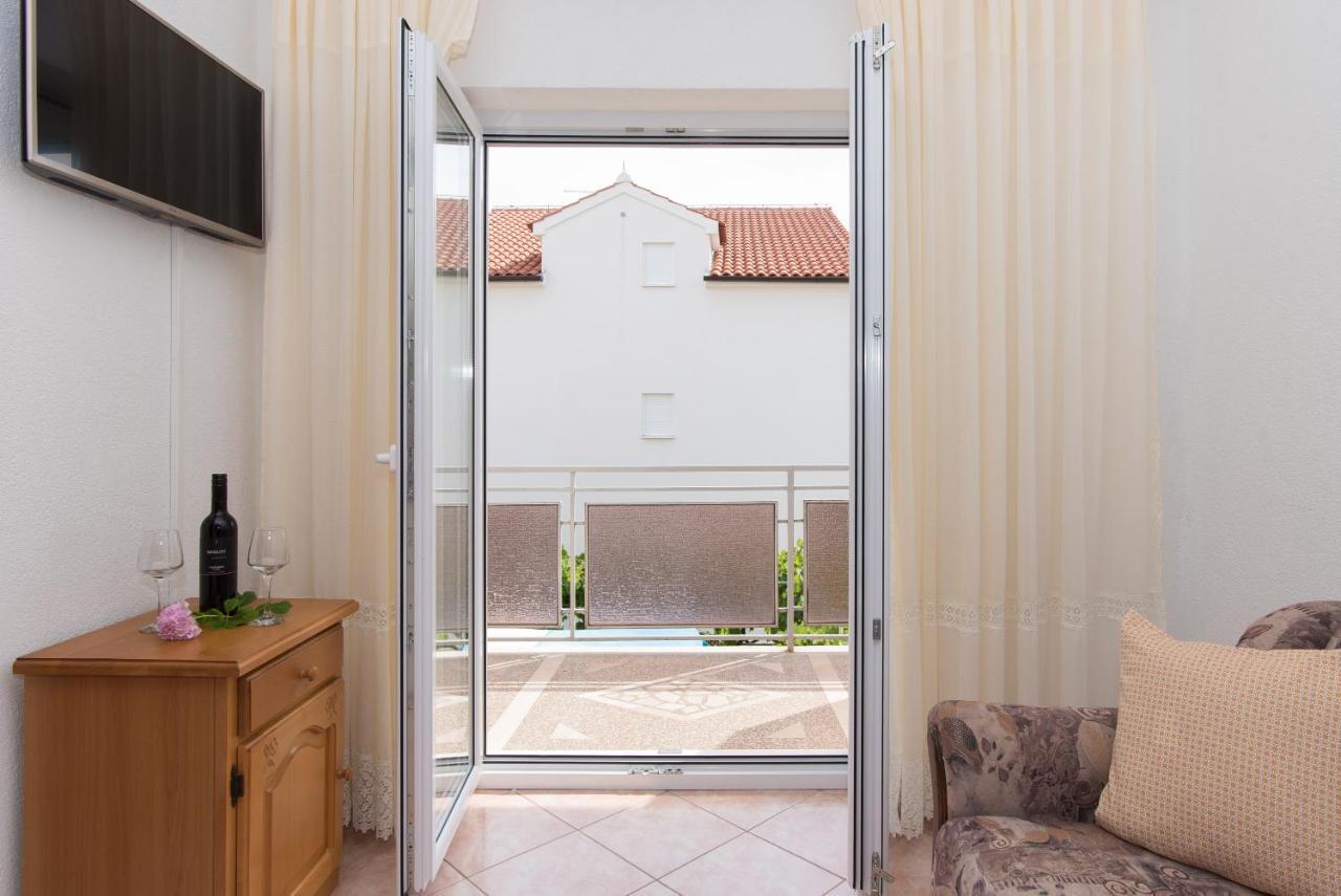 Topic Apartments Vodice Bagian luar foto