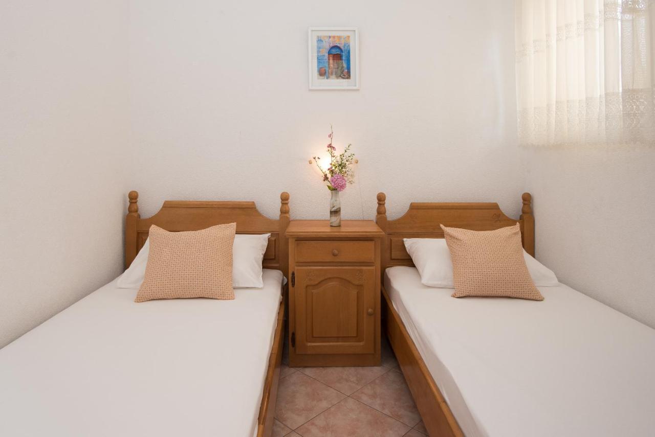 Topic Apartments Vodice Bagian luar foto