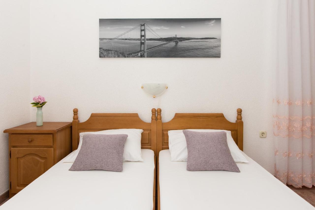 Topic Apartments Vodice Bagian luar foto