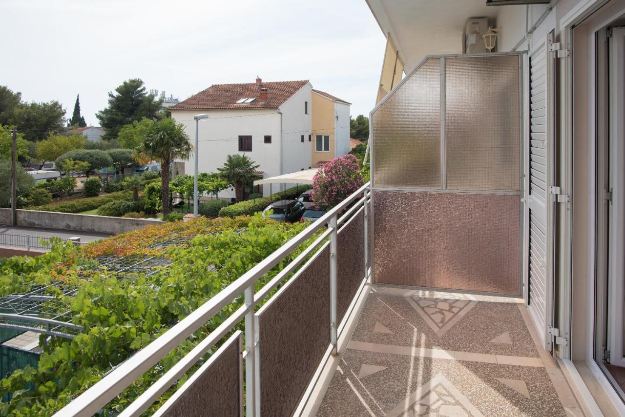 Topic Apartments Vodice Bagian luar foto