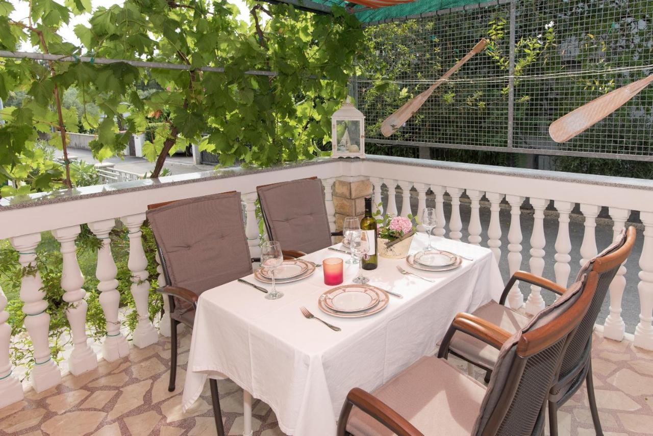 Topic Apartments Vodice Bagian luar foto