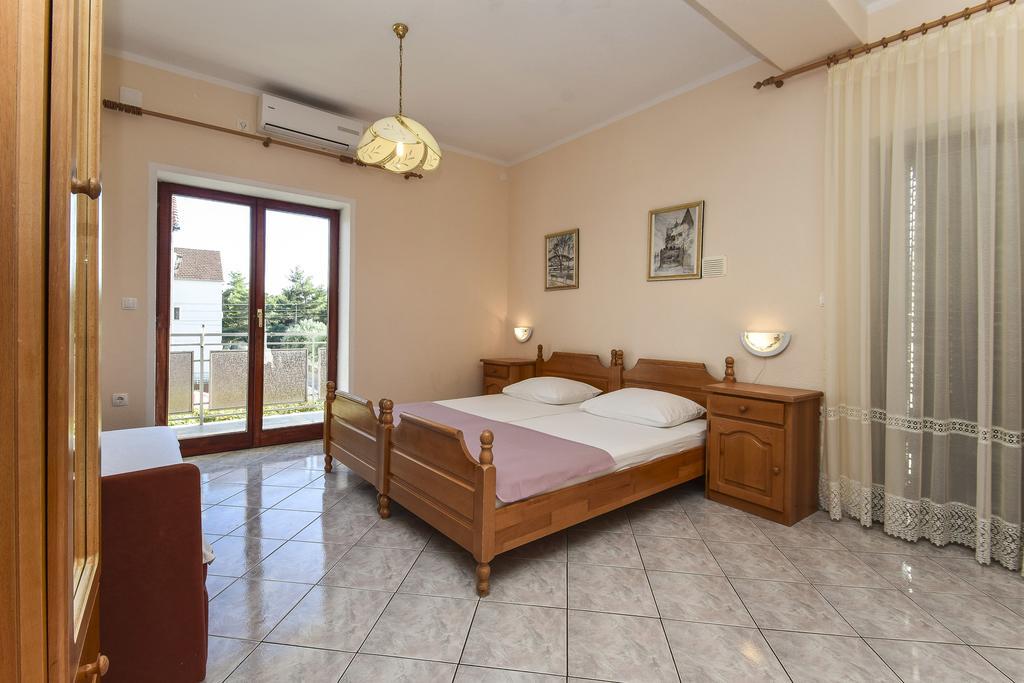 Topic Apartments Vodice Bagian luar foto