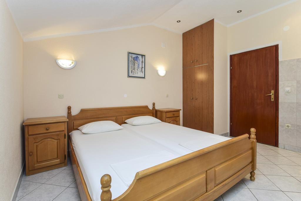Topic Apartments Vodice Bagian luar foto