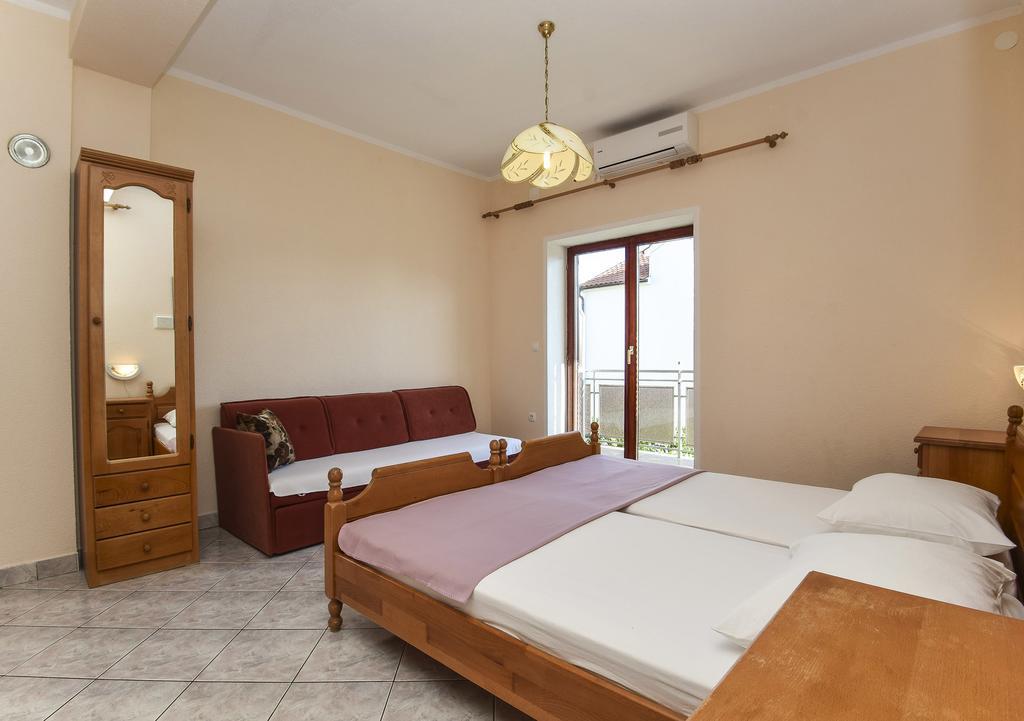 Topic Apartments Vodice Bagian luar foto